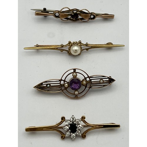 521 - Four various 9 carat gold bar brooches set with garnet, amethyst, pearl, sapphire and diamond. Total... 