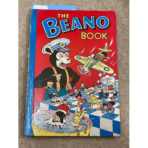 1034 - Books. The Beano Book. 1953; 1954 (2 copies); 1956; 1957 (lacking spine); 1959 (3 copies, 1 lacking ... 