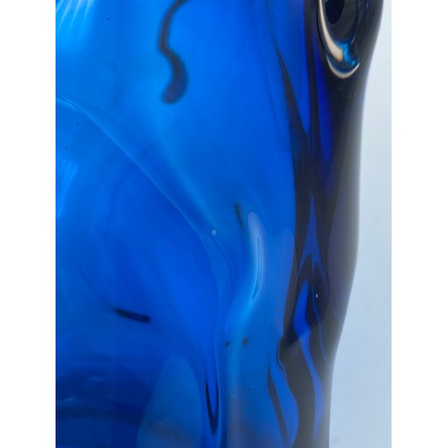 425 - Three pieces of deep blue Whitefriars glass designed by Geoffrey Baxter. Tallest 18cm h.