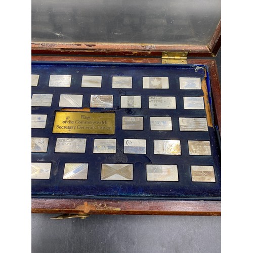 1098 - Flags of the Commonwealth Secretary General's edition, set of 36 silver ingots each in the form of a... 