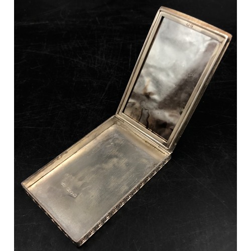 727 - A silver wood lined box hallmarked Birmingham 1917 along with a silver compact with inside mirror Lo... 