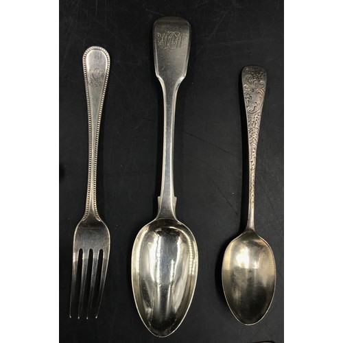 729 - A collection of 10 silver spoons to include 4 matching, various dates and  makers, along with 2 addi... 