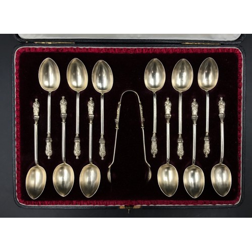 730 - A set of 12 silver apostle spoons with tongs in fitted case hallmarked Birmingham 1899 Hilliard & Th... 