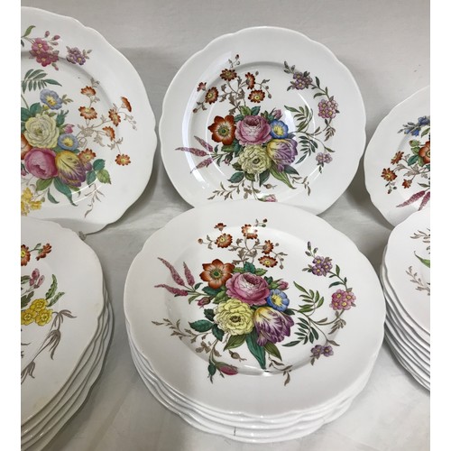 175 - A collection of Copelands Spode china plates to include 6x dinner plates 27d, 6x side plates 24d and... 