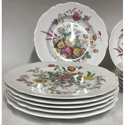 175 - A collection of Copelands Spode china plates to include 6x dinner plates 27d, 6x side plates 24d and... 