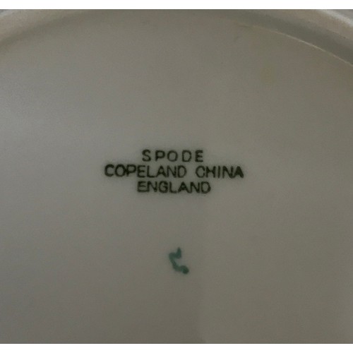 175 - A collection of Copelands Spode china plates to include 6x dinner plates 27d, 6x side plates 24d and... 