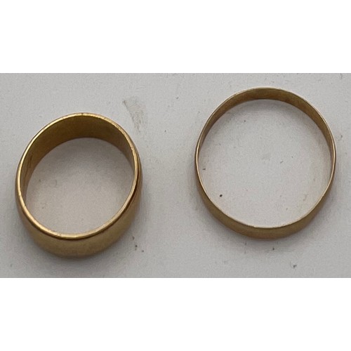 439 - Two 9 carat gold wedding bands. Total weight 5 gms.