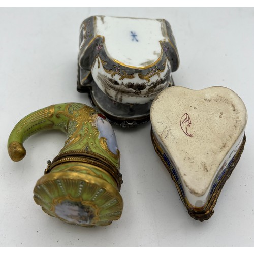 1039 - Two continental porcelain trinket boxes and a cornucopia. 8.5cm approx.