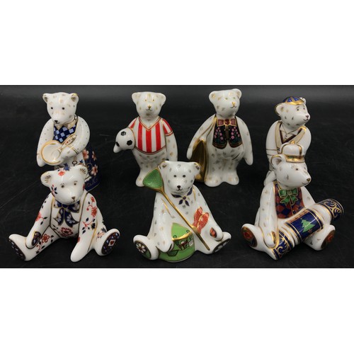 227 - Royal Crown Derby miniature bear collection: Harrods Shopper Bear (special edition exclusively commi... 