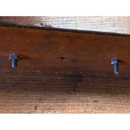 95 - Mahogany chest of 4 long graduating drawers with bone escutcheons. 82.5 h x 85 w x 44.5cm d.