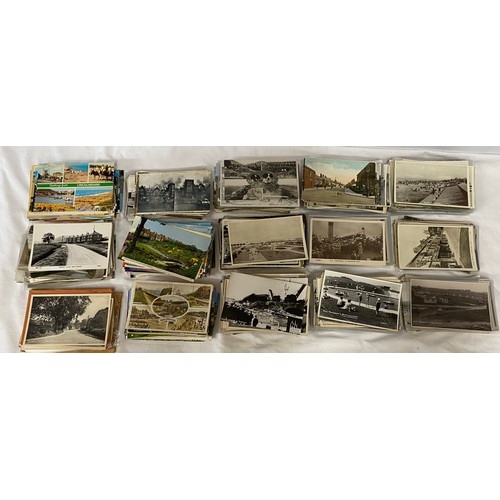 893 - Postcards, a Lincolnshire collection of approx. 500 older postcards to include Mablethorpe, Skegness... 