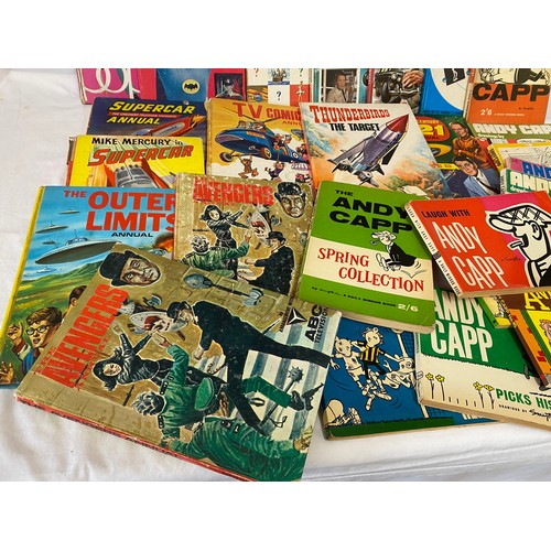 800 - Vintage books and magazines, mainly Annuals, to include Batman, The Avengers, Outer Limits, Cliff Ri... 