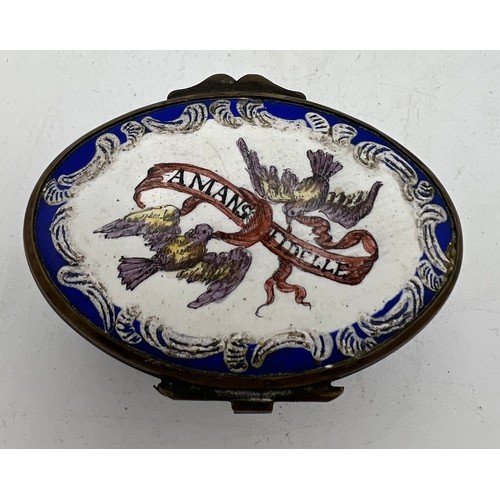 984 - A French oval enamel snuff box circa 1790, decorated with two birds and a banner A MANS FIDELLE with... 