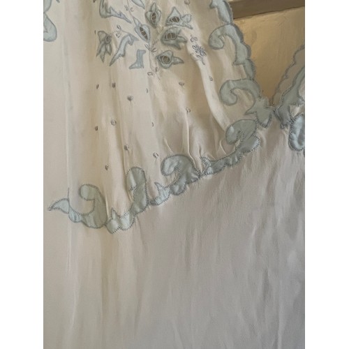 876 - Good quality vintage mainly silk nightdresses and undergarments to include, 4 nightdresses, one made... 