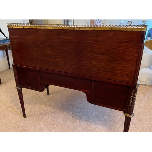 71 - Fine quality French cylinder bureau in plum pudding mahogany with brass mounts, finished to reverse.... 