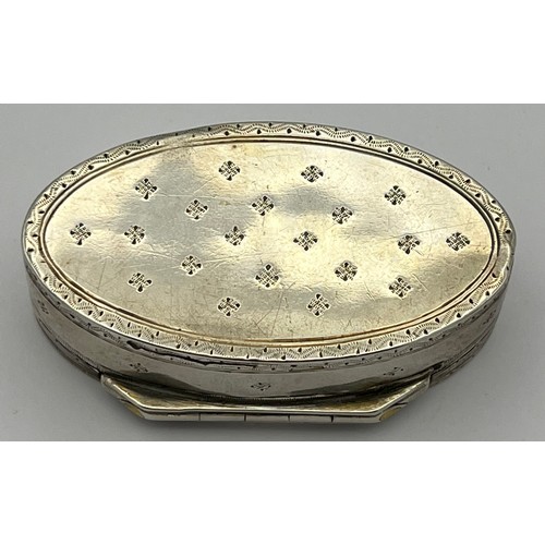 750 - A French silver oval snuff box 1793. Vacant cartouche to top. 6.5 x 3.5cm.