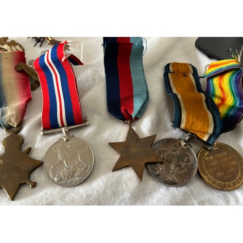 945A - Cap badges and medals for Slee to include Victory medal, 1939-45 star, 1914–15 Star etc, West Yorksh... 