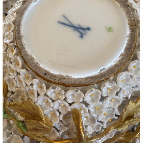 193 - Meissen Schneeballen porcelain to include teapot, tea cup, two saucers and vase. Vase 19cm h.