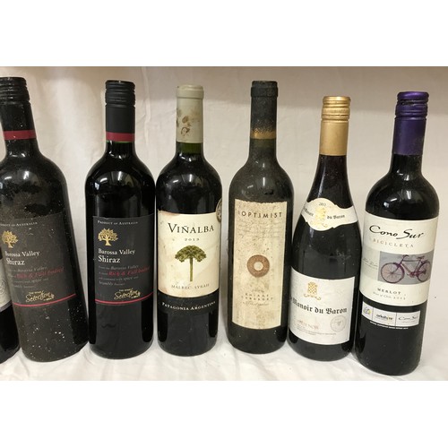 706 - A selection of 11 bottles of red wine to include Namaqua, Five Oaks, Bordeaux Superier, Dao, Oxford ... 