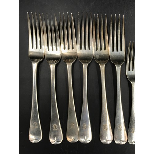 786 - A harlequin set of Old English Pattern cutlery, six table forks, London 1828, maker Josiah Piercy I,... 