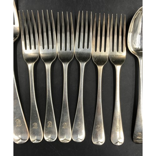 786 - A harlequin set of Old English Pattern cutlery, six table forks, London 1828, maker Josiah Piercy I,... 