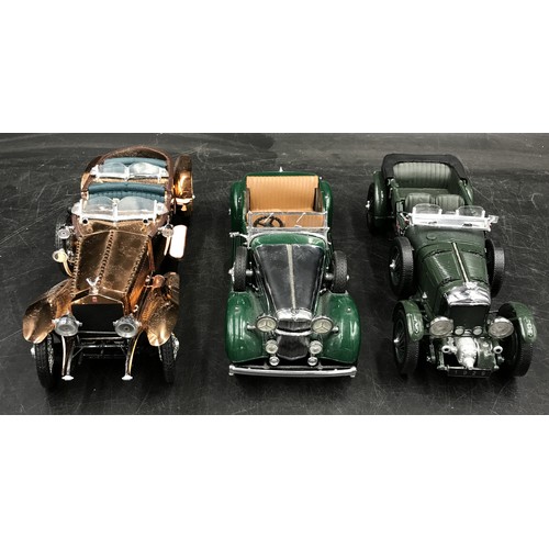 895 - Three Franklin Mint Precision Models to include: 1938 Alvis 4.3 litre (1989), 1929 Bentley and 1921 ... 