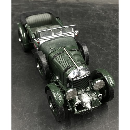 895 - Three Franklin Mint Precision Models to include: 1938 Alvis 4.3 litre (1989), 1929 Bentley and 1921 ... 