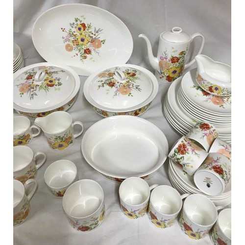 206 - A large collection of Wedgwood 'Summer Bouquet' to include 8 dinner plates 27cm diameter, 8 tea plat... 