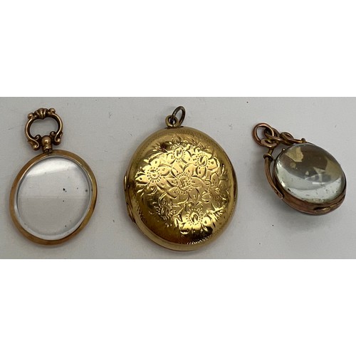 418 - Nine carat gold to include opening locket with floral decoration approximately 3cm d. glass ball pho... 