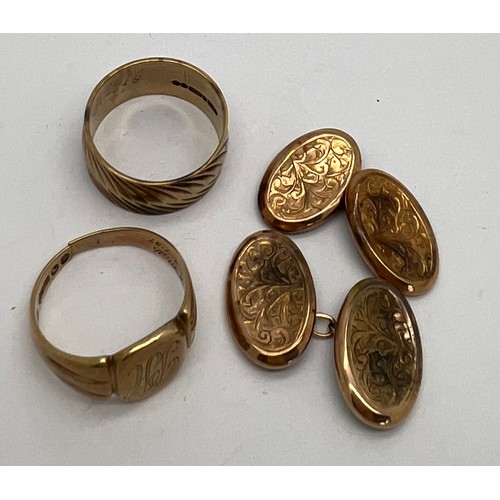 420 - Nine carat gold to include a decorative wedding band, size T, pair of foliate engraved cuff links an... 