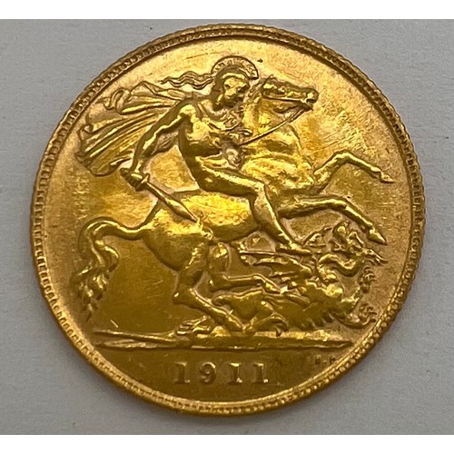 651 - A 1911 half sovereign.