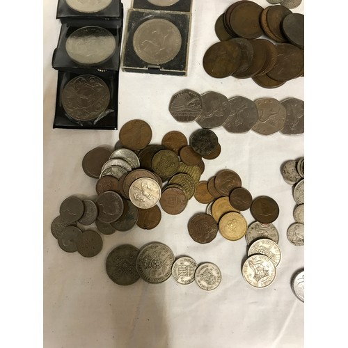 654 - A Collection of G.B Coins, including a small bag of fourpences (33gms), a small amount of pre 1947 c... 