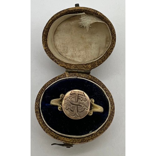 427 - A nine carat gold signet ring in vintage ring box. Initialled ST to top. Weight 1.7 gm. Size S.