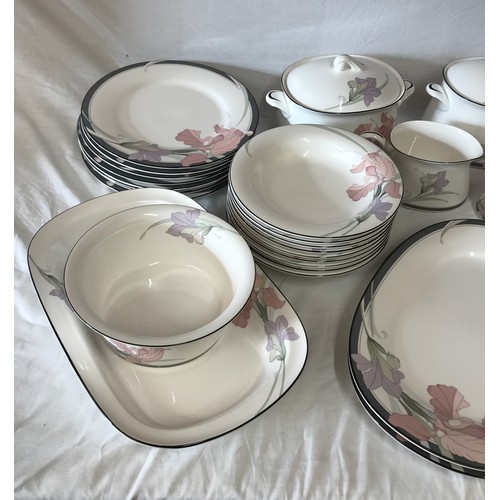 216 - Noritake New Decade China approx 72 pieces to include 2 tureens with covers, teapot, 2 jugs, sugar b... 