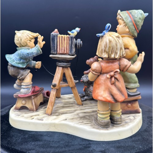 358 - A Goebel Limited Edition figurine 'Picture Perfect'   1935/2500, an Exclusive Edition for the 25th A... 