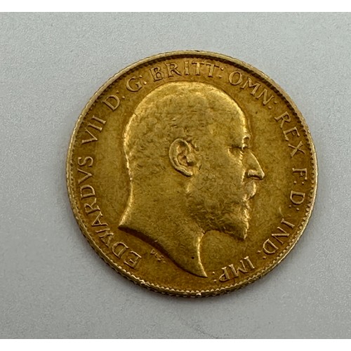 661 - An Edward VII 1904 half gold sovereign. 4gm.