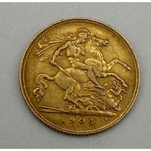 661 - An Edward VII 1904 half gold sovereign. 4gm.