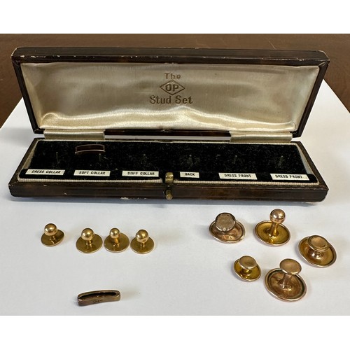 428 - Four 18ct gold studs, three with various makers, weight 4.58gm, 9ct gold link 0.27gm together with 5... 