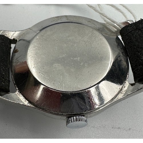 538 - A 1940/50's Tudor Royal wristwatch on black leather and metal strap. Inside of case stamped 12325. 2... 