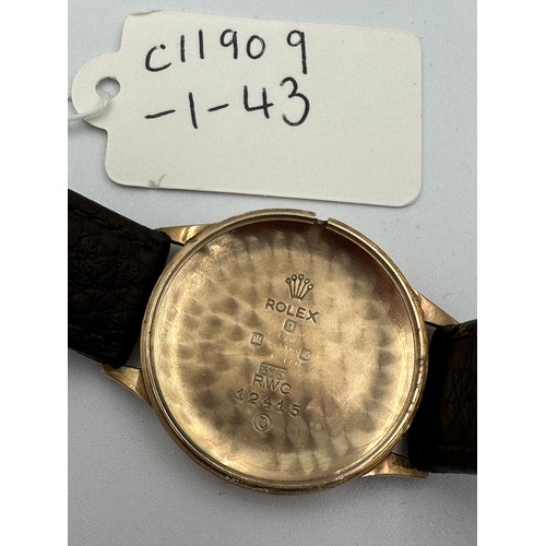 561 - A 1950/60's manual wind 9ct gold Tudor gentleman's wristwatch with subsidiary seconds dial and lumin... 