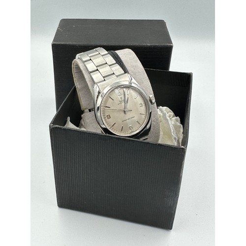 572 - A stainless steel Tudor Oyster Royal gentleman's wristwatch on Tudor stainless steel strap and Rolex... 