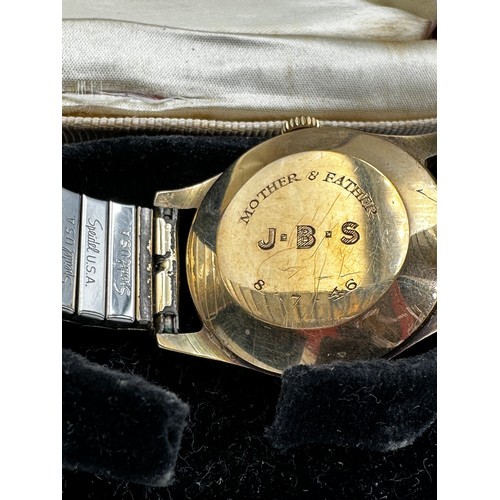 579 - A 9ct gold Rolex gentleman's wristwatch. C.1946 Birmingham with original Speidel strap. Engraved to ... 