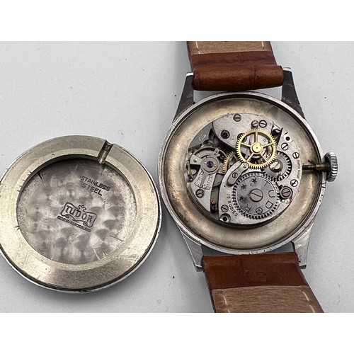 580 - A 1950's Tudor gentleman's wristwatch, case 34mm with grey military style dial on stainless steel ca... 