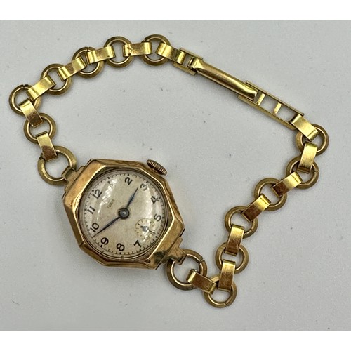 596 - A 1940's 9ct gold ladies Tudor watch. case with full hallmarks. Stolkace British made G.A.S. Case: 2... 