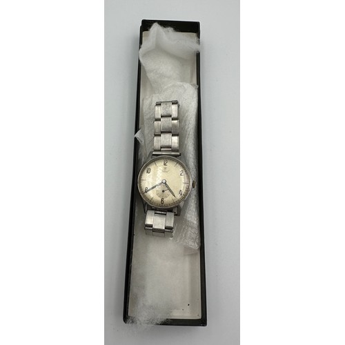 613 - A 1940's Rolex Tudor gentleman's stainless steel wristwatch, subsidiary seconds with stainless steel... 