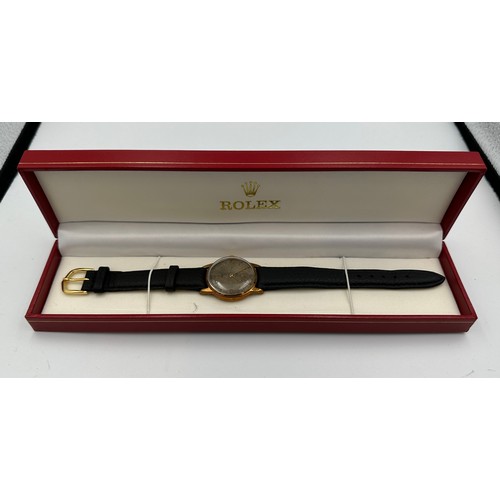 614 - A Tudor gentleman's square shaped wristwatch with gold plate and stainless steel back. 30mm case. In... 