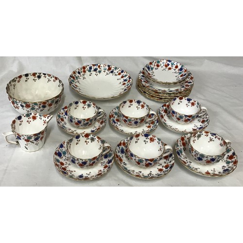 233 - A Royal Crown Derby part tea service decorated in blue and red flowers to include 6x cups, 8x saucer... 