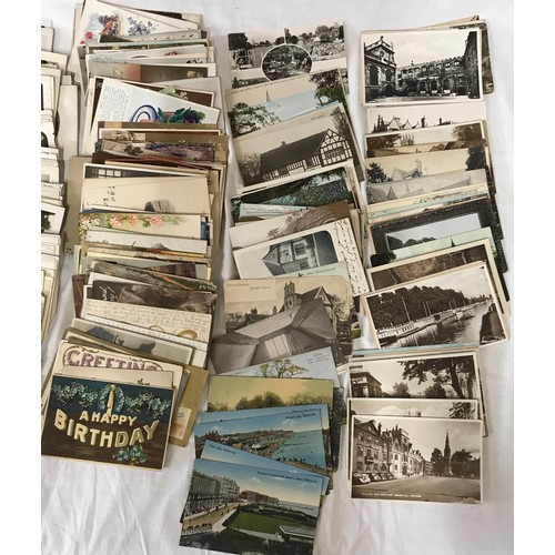 1286 - A collection of picture postcards, approx 580, to include greetings cards, birthday, Christmas, etc ... 