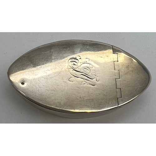 807 - Oval silver snuff box London 1781, maker Peter, Ann and William Bateman. Initials to the top. 8cm x ... 