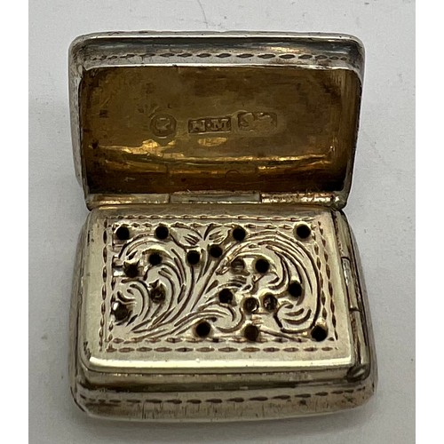 809 - Silver vinaigrette Birmingham 1842, maker Nathaniel Mills. Vacant cartouche and engraved to both sid... 